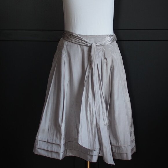 Incity | Gorgeous Silvery Grey Below Knee Skirt w Shimmer - Picture 1 of 5